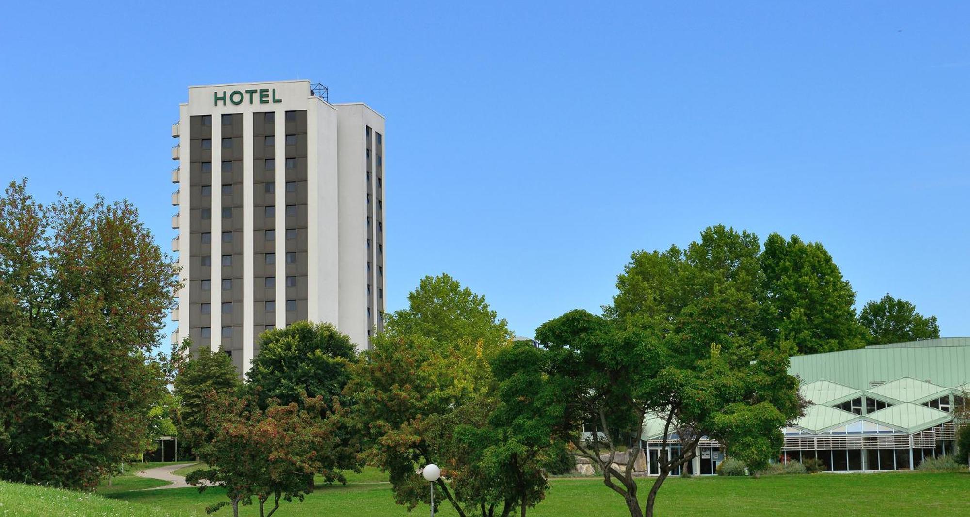 Plaza Hotel 4*